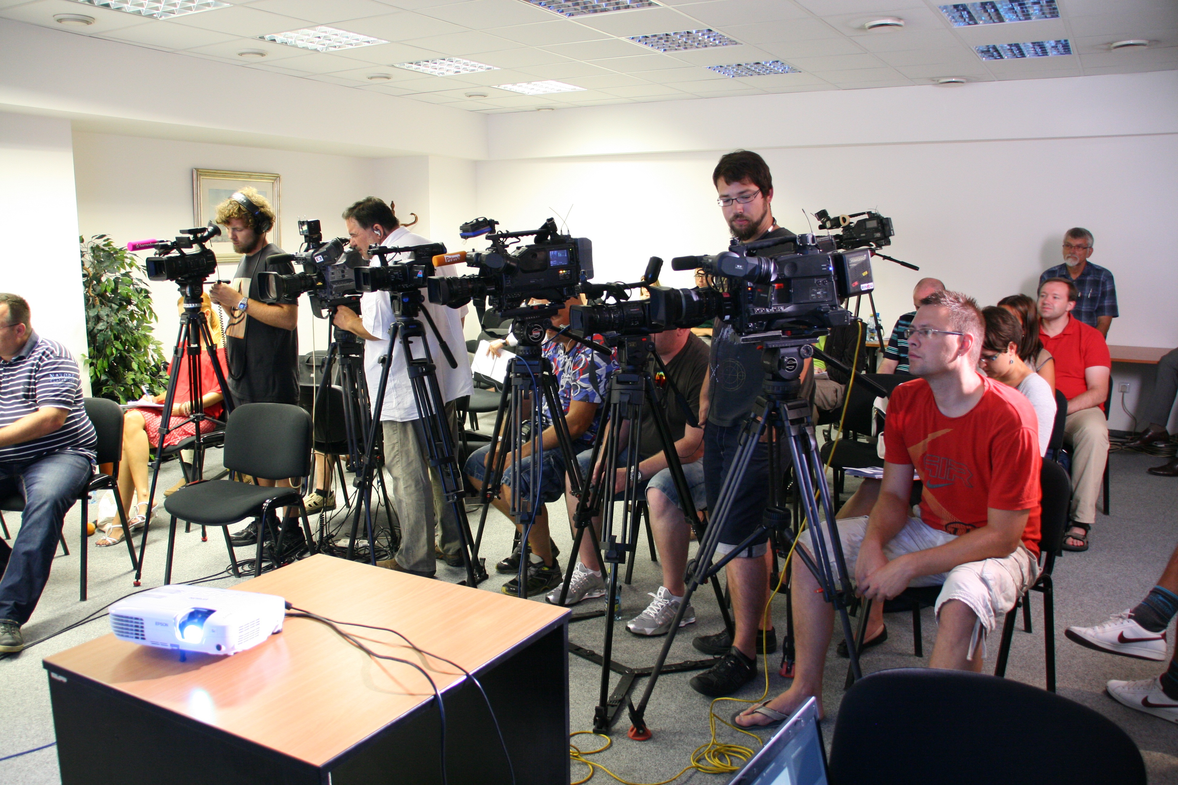 Convention-Meetings-rueda-de-prensa-01